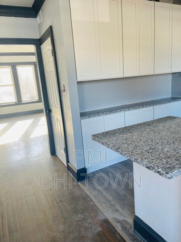 Foto del edificio - 5446 W Huron St