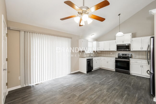 Foto del edificio - 16109 Kay Ave