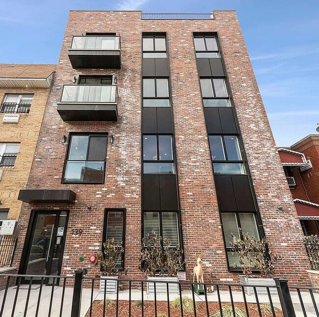 Building Photo - 139 Grove St