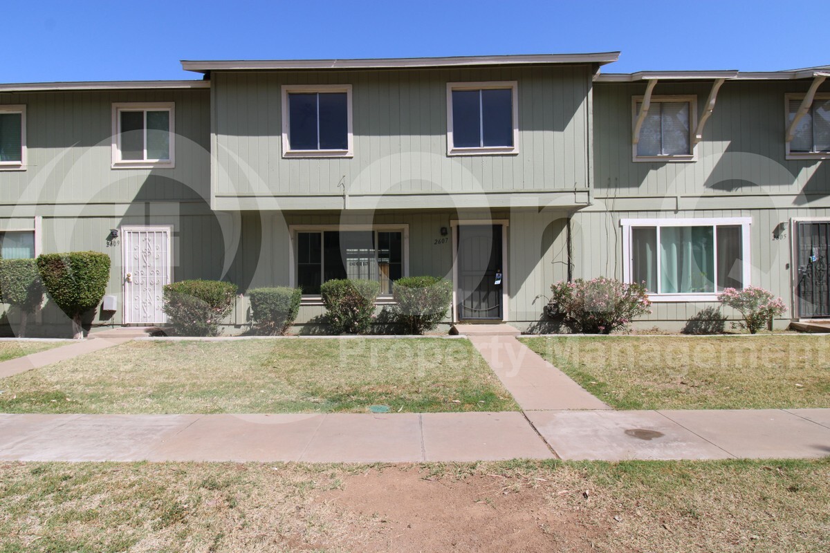 Primary Photo - 2607 W Wolf St