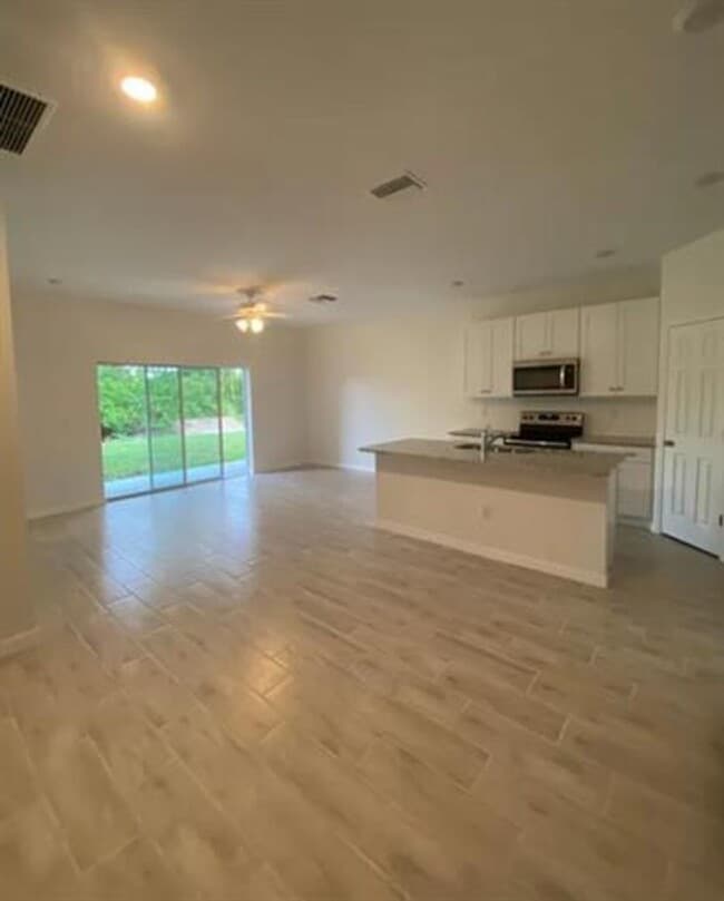 Foto del edificio - 266 SW 3rd St