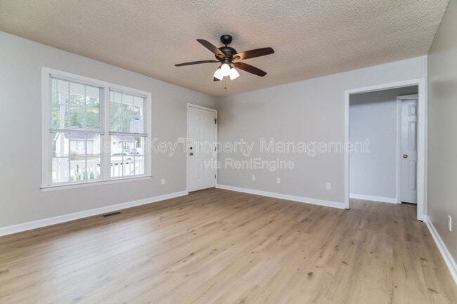 Foto del edificio - 1021 Amber Acres Ln