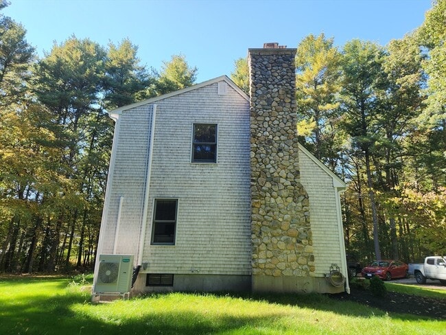 Building Photo - 163 Quanapoag Rd
