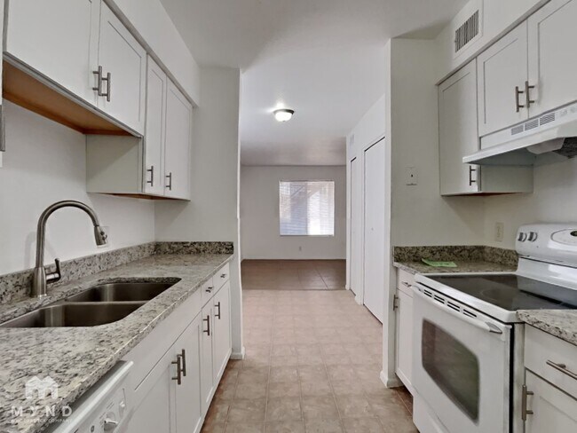 Foto del edificio - 6657 W Ocotillo Rd