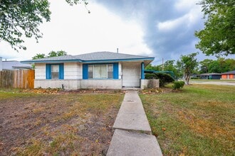 Building Photo - 6002 Doulton Dr
