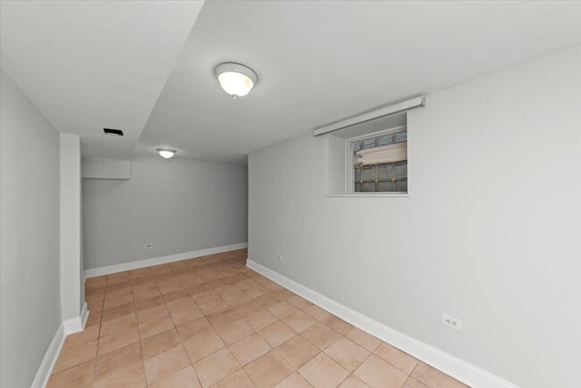 Foto del edificio - 941 W Windsor Ave