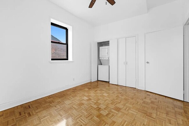 Building Photo - 257 Water Street
