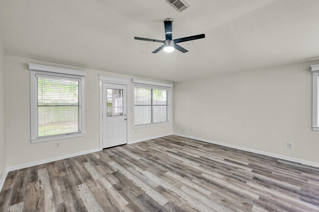 Building Photo - 28715 Fox Lynn Dr