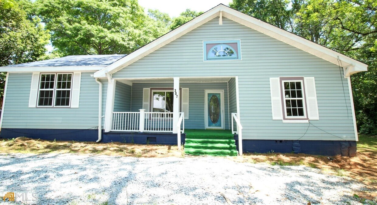 Primary Photo - 307 S McIntosh St