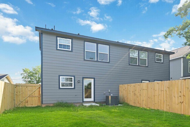 Building Photo - 4506 Mayflower St