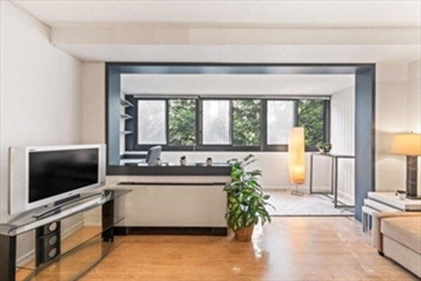 Foto principal - 2 Hawthorne Pl