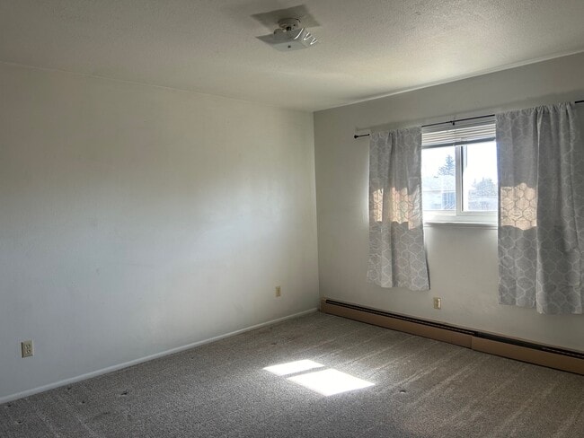 Building Photo - 4407 Parkview Dr