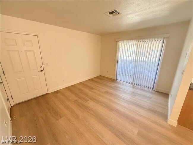 Building Photo - 7200 W Pirates Cove Rd