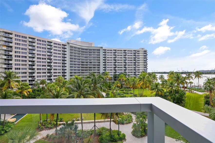 Foto principal - 1500 Bay Rd