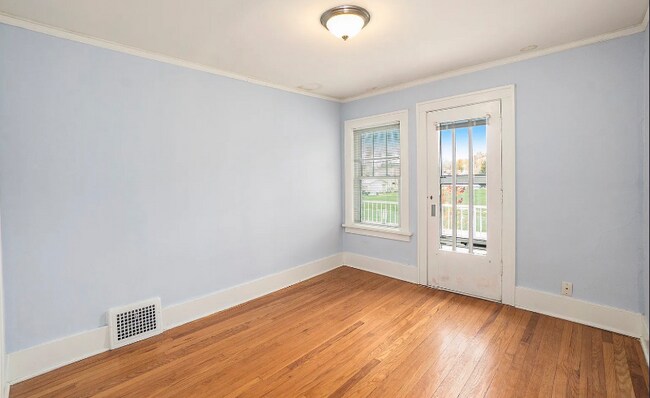 Foto del edificio - 3833 Webster St