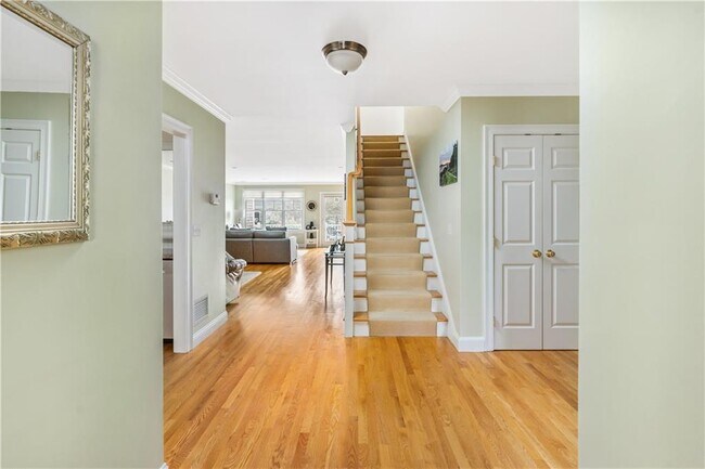 Building Photo - 104 Ferry Landing Cir
