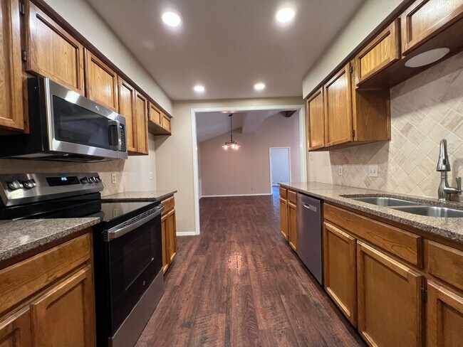 Foto del edificio - 5318 Crossridge Dr
