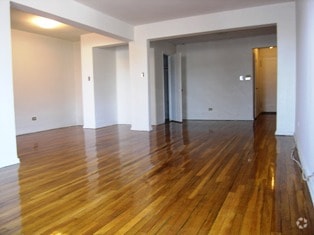 Building Photo - 3680 Corlear Ave