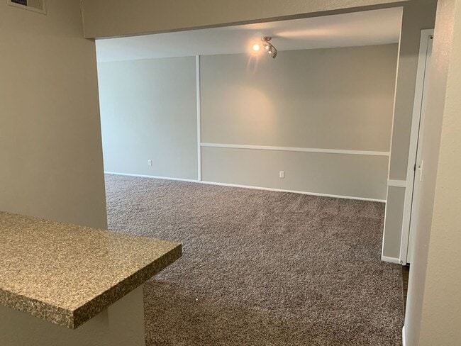 Building Photo - Highpointe Apartments
