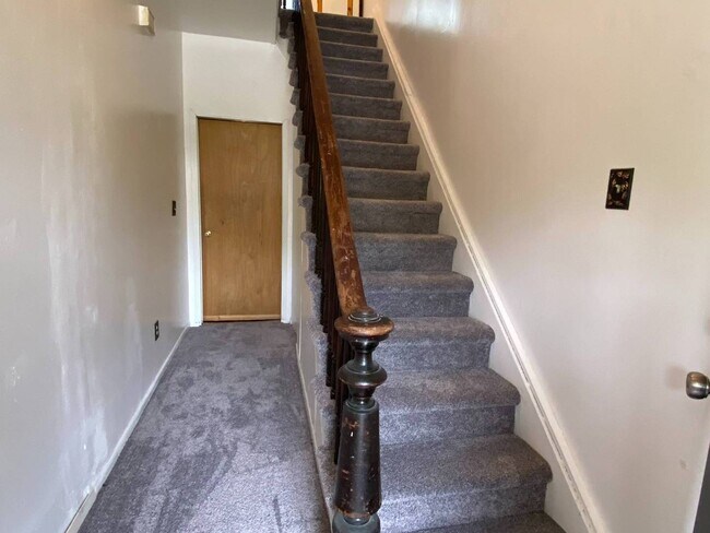 Building Photo - 9-11 Old Lake Rd