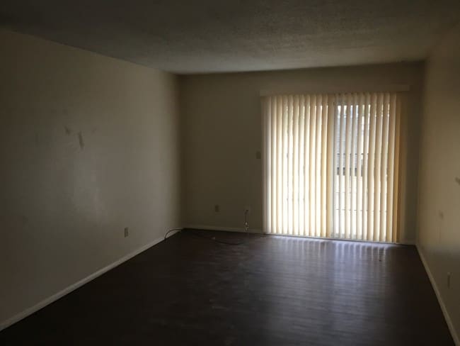 Building Photo - 3905 N Rockwell Ave
