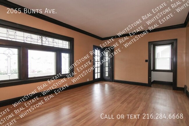 Building Photo - Explore Spacious Living in Lakewood
