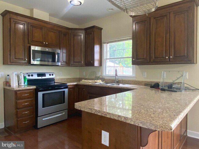 Foto del edificio - 147 Sterling Ct