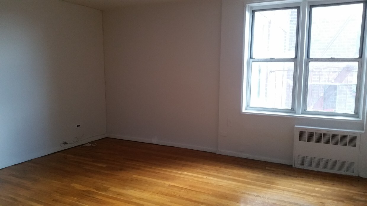 3950 61st St, Queens, NY 11377 Apartments in Queens, NY