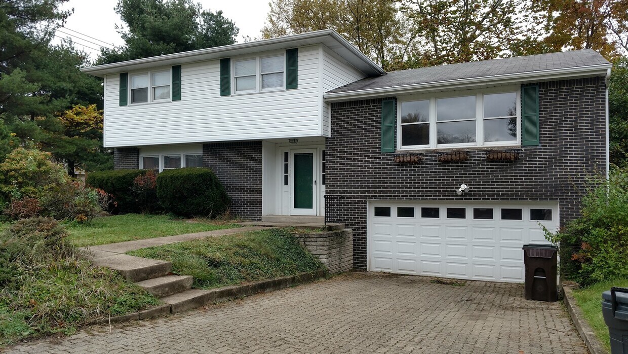 Foto principal - Large 4 Bedroom House, Franklin Regional S...