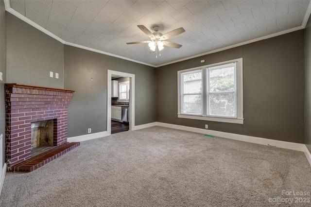 Building Photo - 208 Forest St