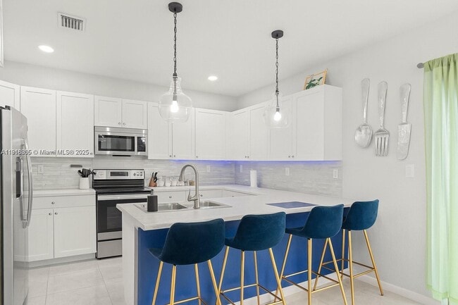 Foto del edificio - 3386 W 106th Ter