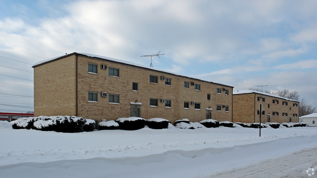 Primary Photo - Rey Apartments