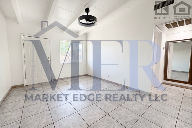 Foto del edificio - 2Bed/1Bath House at McDowell/32nd St! NO CREDIT, NO BACKGROUND, NO RENTAL HISTORY CHECK!