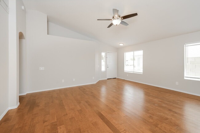 Building Photo - 8335 W Columbine Dr