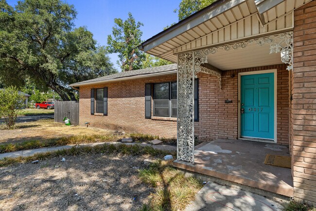 Building Photo - 3817 Parkwood St