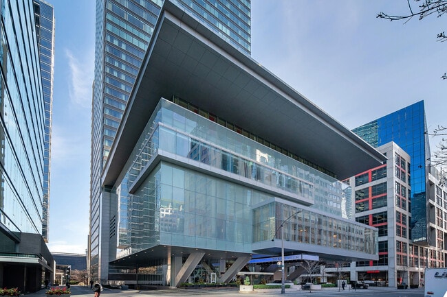 Building Photo - 183 Wellington St W