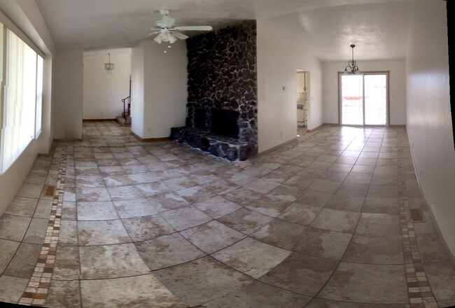 Building Photo - 1655 Ardella Dr