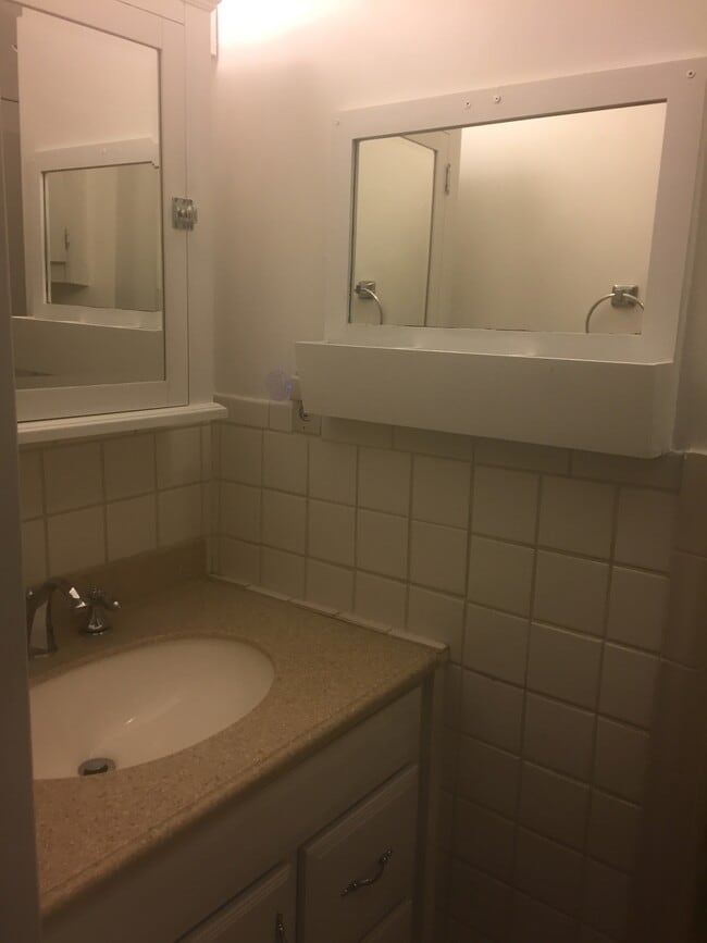 Bathroom sink - 638 Gilcrest Rd Apartments