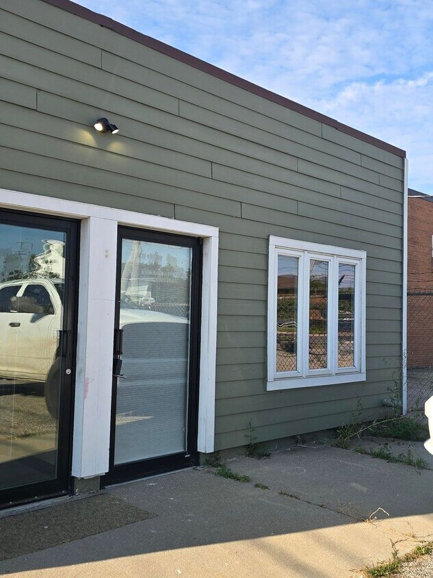 Foto principal - 118 W Main St