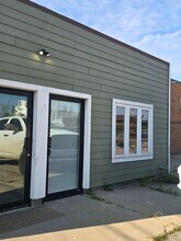 Building Photo - 118 W Main St