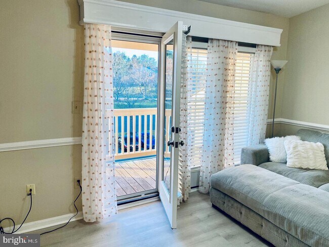 Foto del edificio - 6101 Wigmore Ln