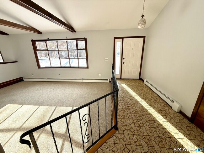 Foto del edificio - 27 White Oak Rd