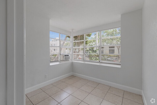 1BR, 1BA - 600 SF - Bedroom - 6844 Harding Ave