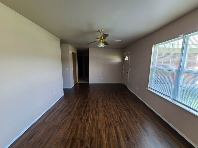 Building Photo - 2879 Dawn Ct