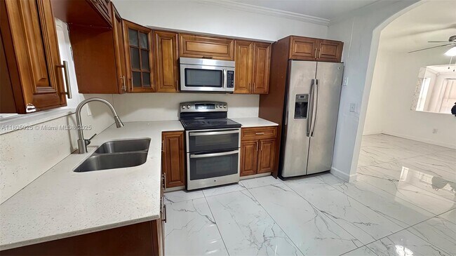 Foto del edificio - 2731 NW 100th St