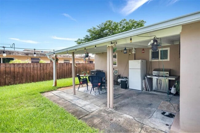 Foto del edificio - 1621 N 71st Ave