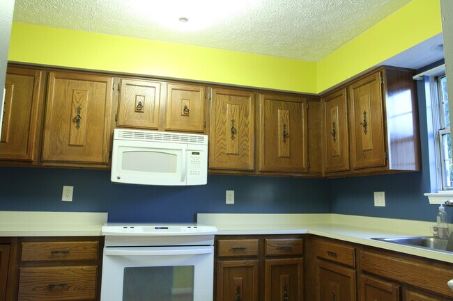 Building Photo - 8951 Waldren Way