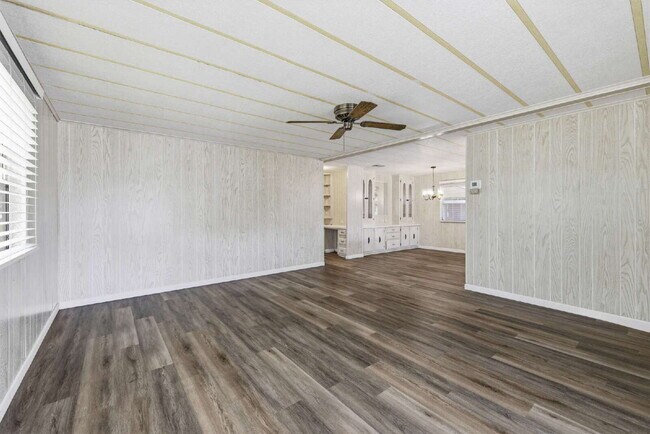 Foto del edificio - WEST WINDS ESTATES 55+ COMMUNITY