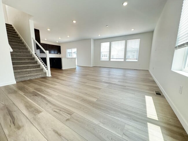 Building Photo - 4322 Fellows Dr