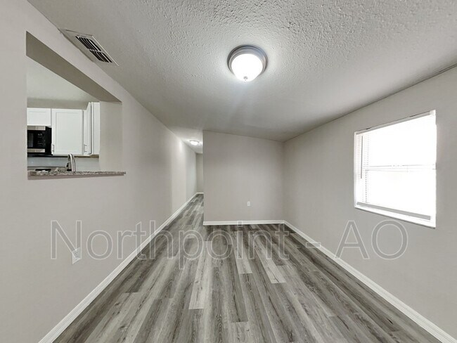 Foto del edificio - 5201 S 82nd St
